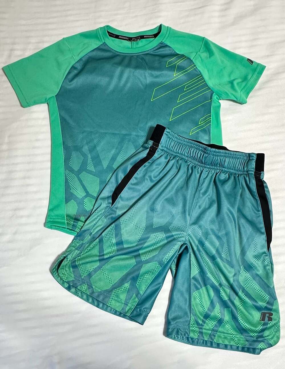 Russell Athletic Dri-Power 360 Green Youth Athletic Set Size M (8)
